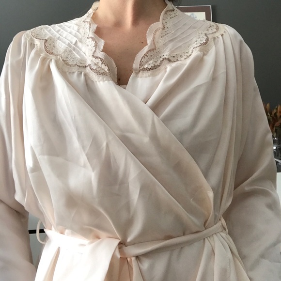 Beautiful 80s vintage peignoir set - Picture 2 of 8
